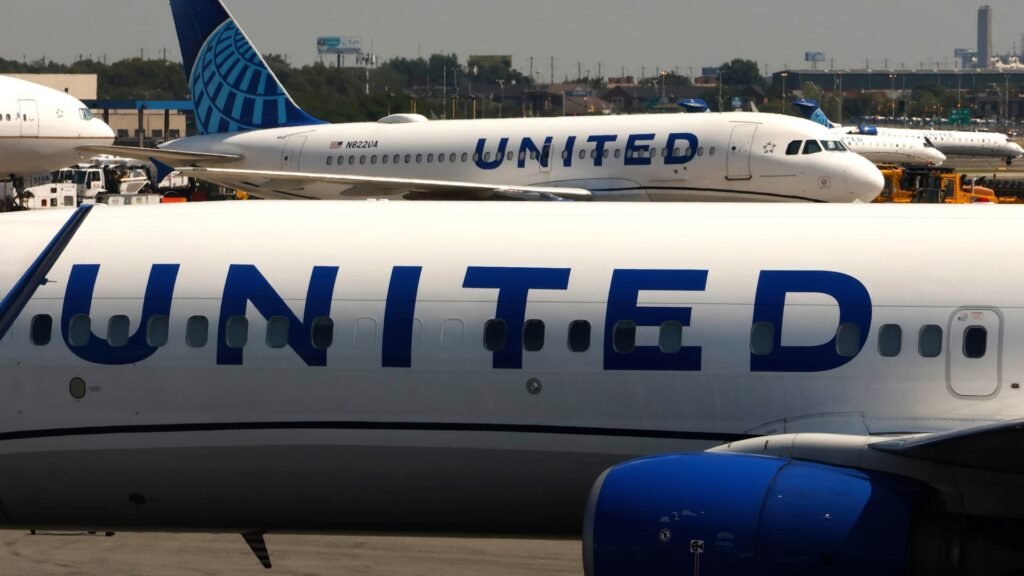Engine failure forces United Airlines flight to return to Washington, D.C.-area airport