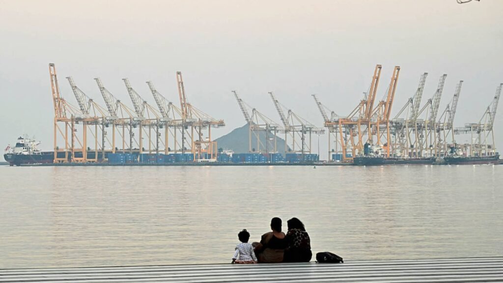 Oil rises back above $92 a barrel